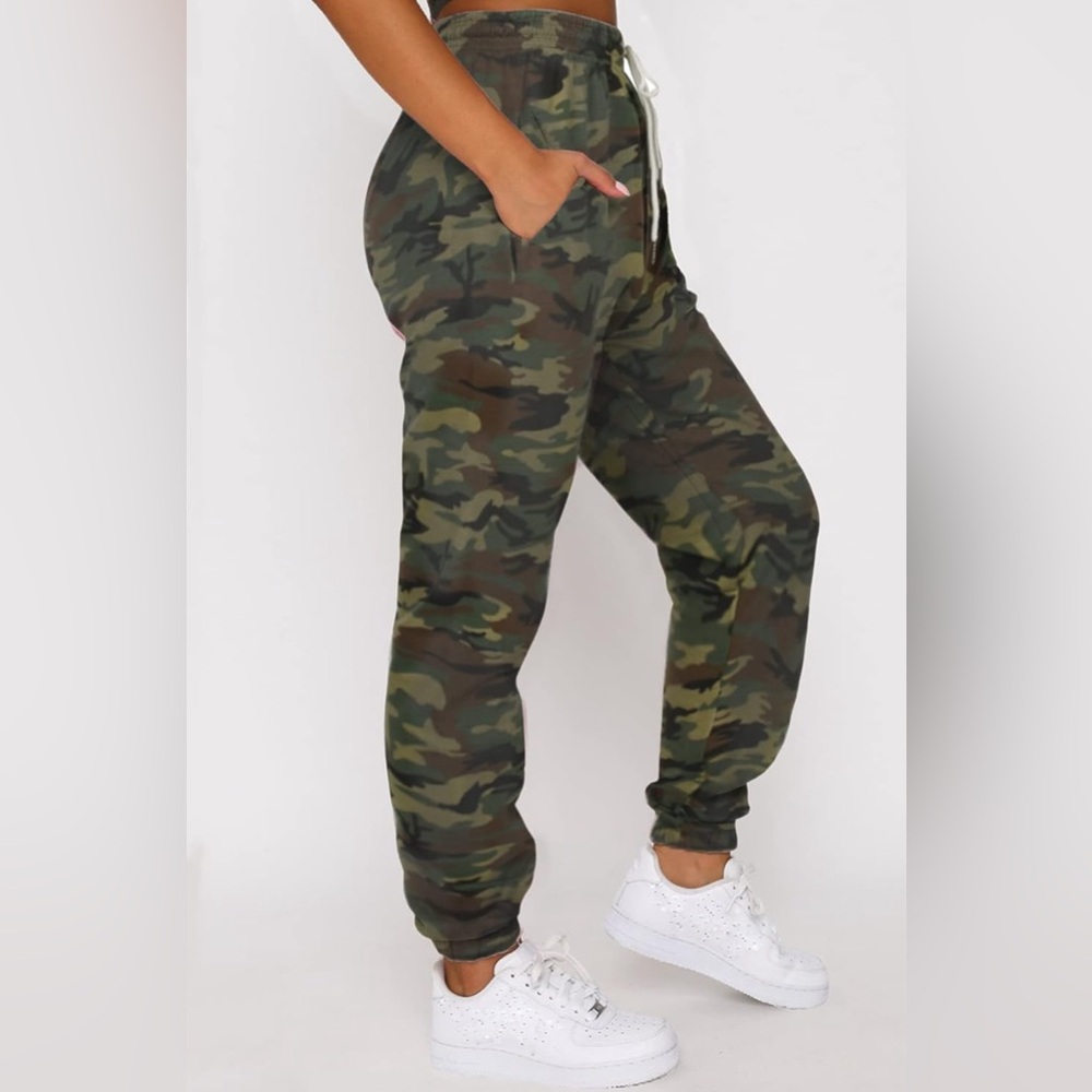 women’s camo sweatpants
